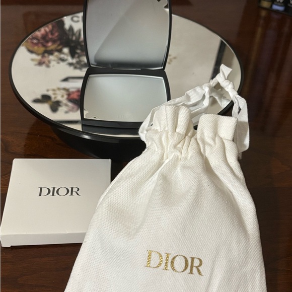 NWOT Dior Mirror with Dior pouch!💫🌟 - Picture 4 of 5